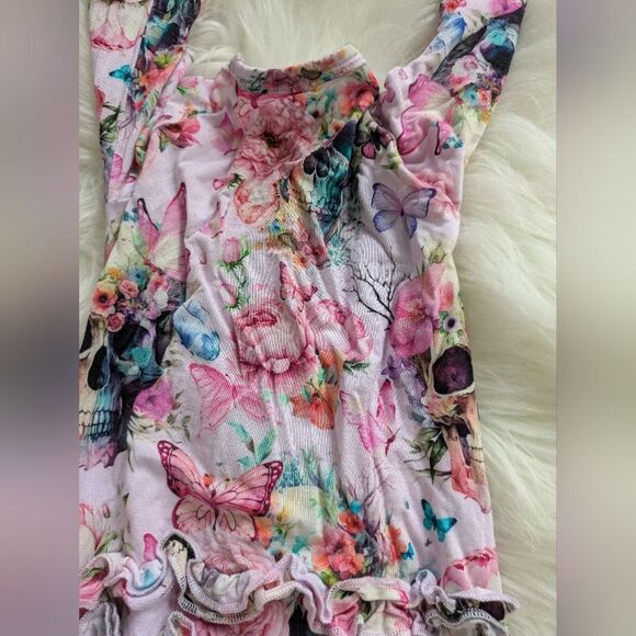 Bums & Roses Killer Queen Ruffle Romper 18-24 Months Pink Floral Skulls Sleeper - Picture 7 of 11